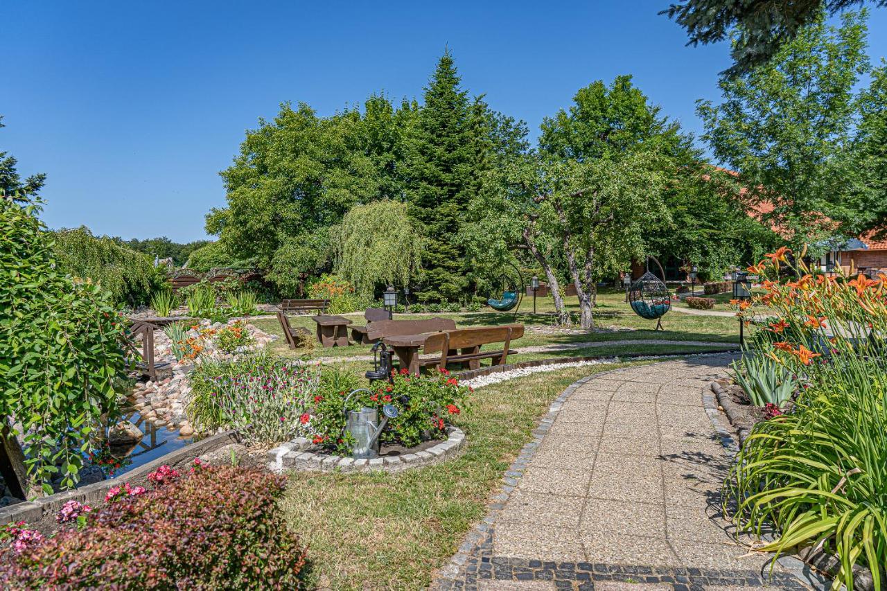 Hotel SPA Srebrny Dzwon Kadyny Exterior foto